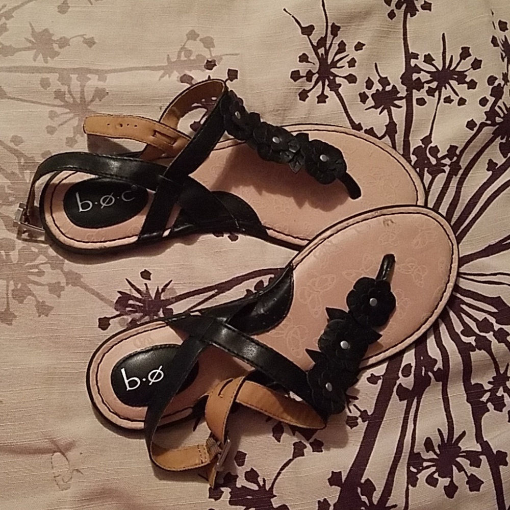 Cute flower sandles!